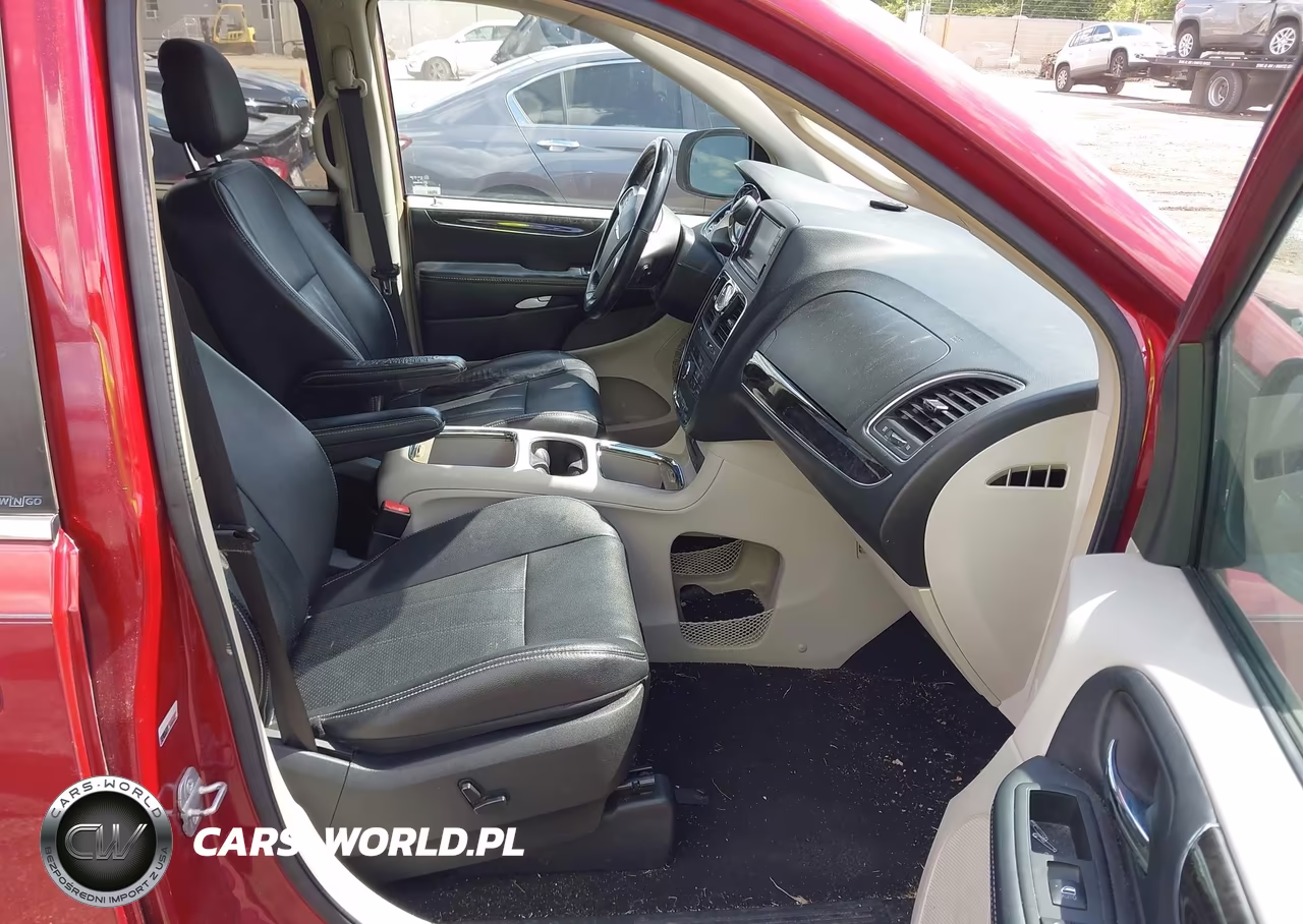 2014 Chrysler Town & Country Touring-L VIN:2C4RC1CG4ER285201 - 5