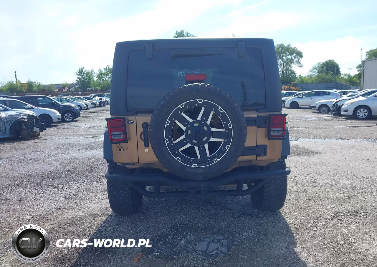 2015 Jeep Wrangler Unlimited Sport VIN:1C4BJWDG4FL696529 - 16