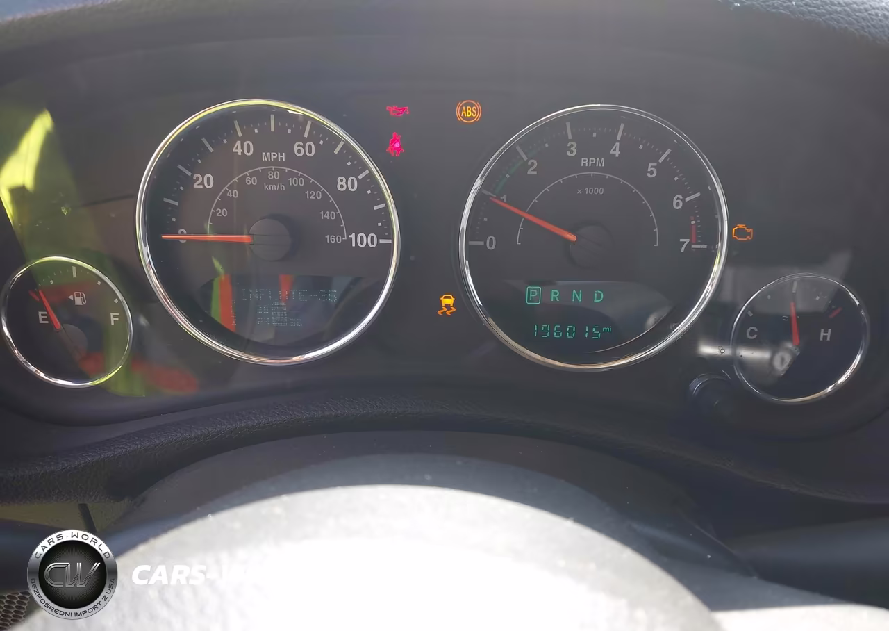 2015 Jeep Wrangler Unlimited Sport VIN:1C4BJWDG4FL696529 - 7
