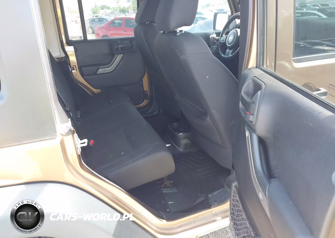 2015 Jeep Wrangler Unlimited Sport VIN:1C4BJWDG4FL696529 - 8