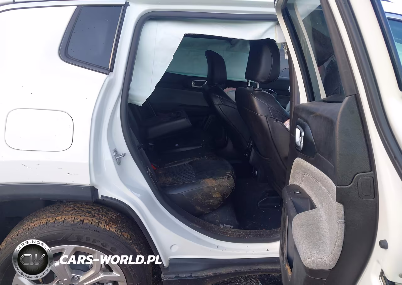 2025 Jeep Compass Latitude 4X4 VIN:3C4NJDBN6ST609022 - 8