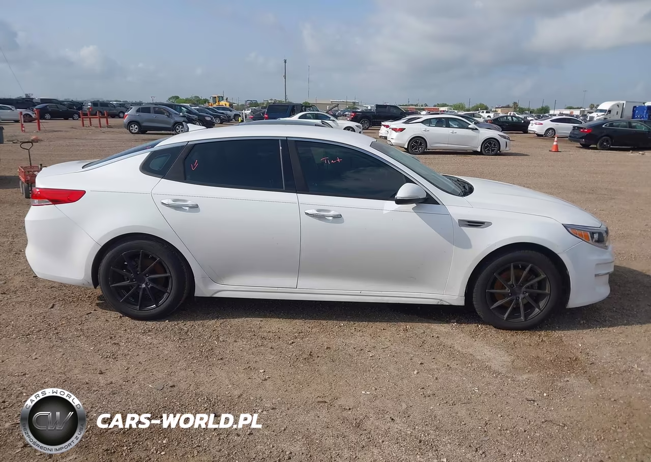 2016 Kia Optima Ex VIN:5XXGU4L35GG070554 - 13