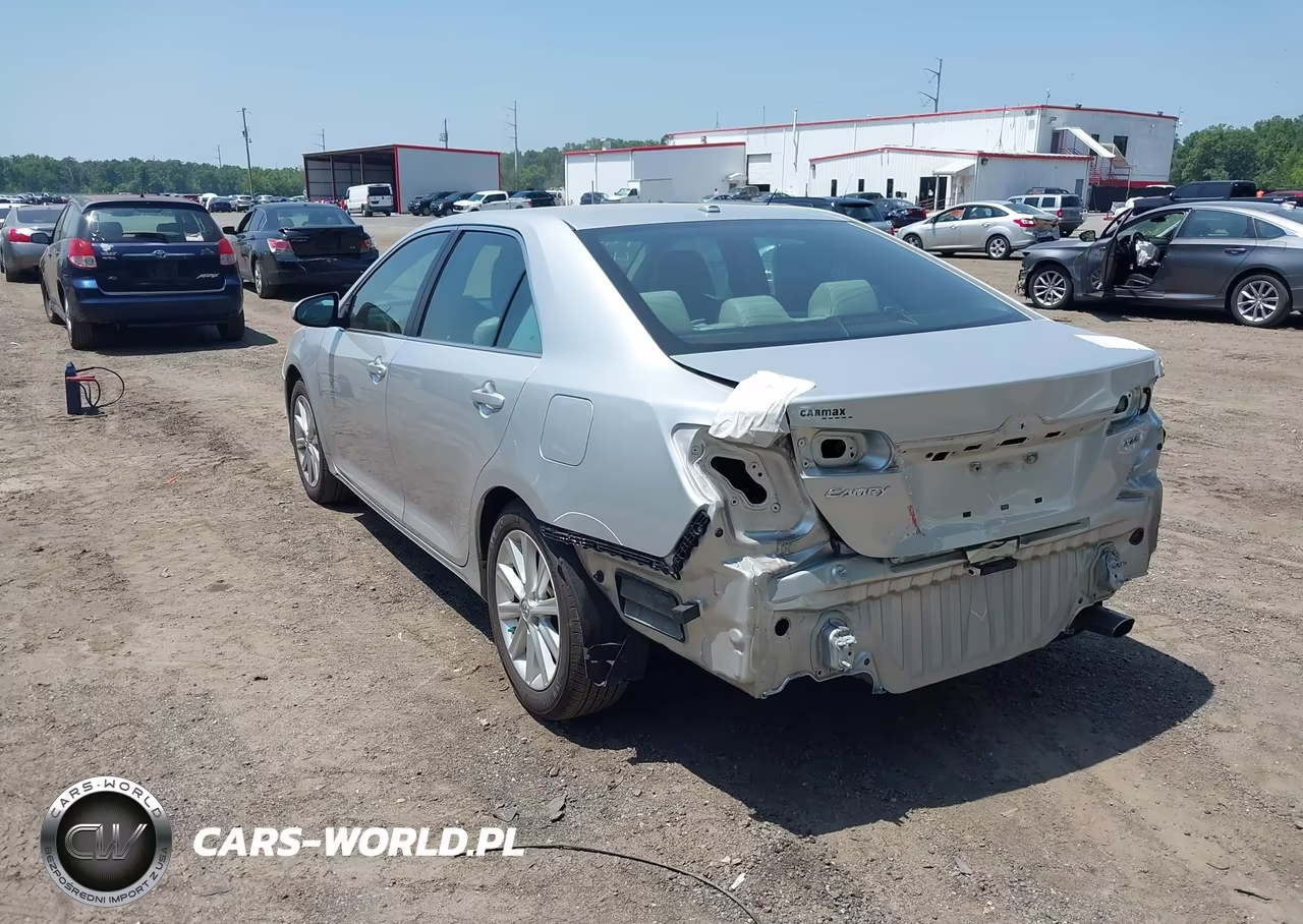 2013 Toyota Camry Xle VIN:4T4BF1FK0DR298748 - 3