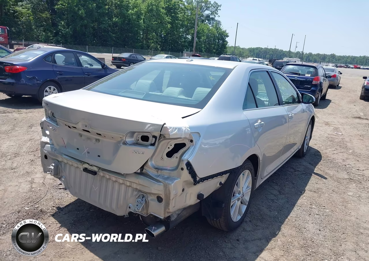 2013 Toyota Camry Xle VIN:4T4BF1FK0DR298748 - 4