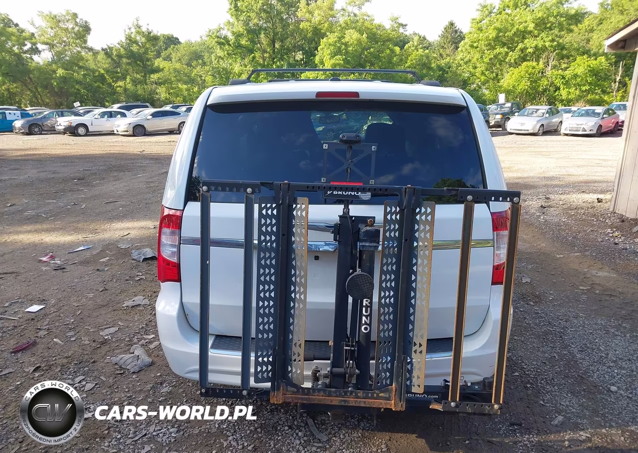 2014 Chrysler Town & Country Touring-L 30Th Anniversary VIN:2C4RC1CG0ER297569 - 16