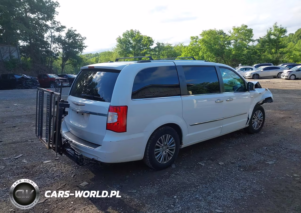 2014 Chrysler Town & Country Touring-L 30Th Anniversary VIN:2C4RC1CG0ER297569 - 4