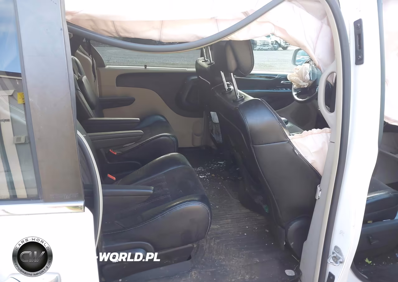 2014 Chrysler Town & Country Touring-L 30Th Anniversary VIN:2C4RC1CG0ER297569 - 8