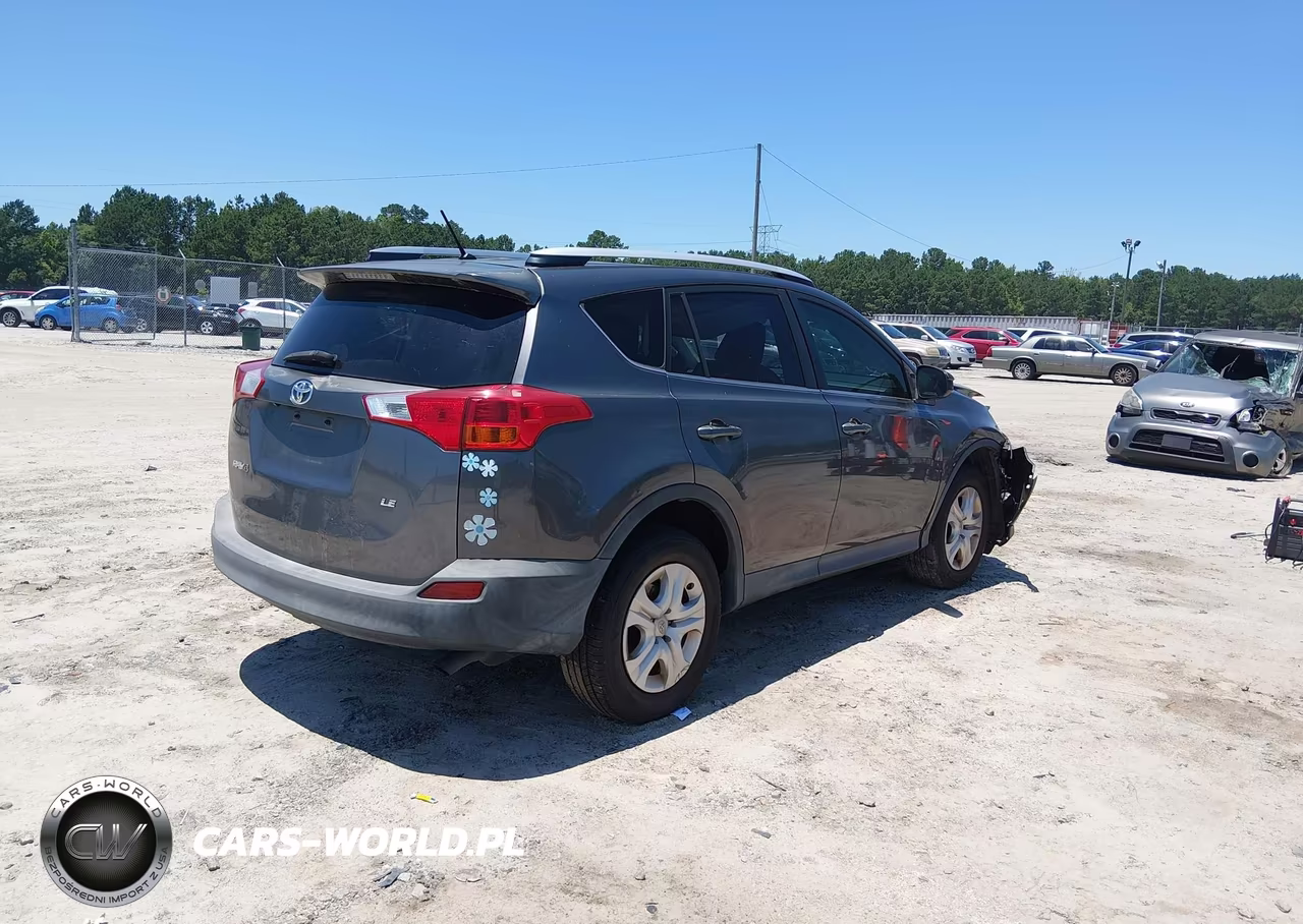 2015 Toyota Rav4 Le VIN:JTMZFREV8FJ024502 - 4