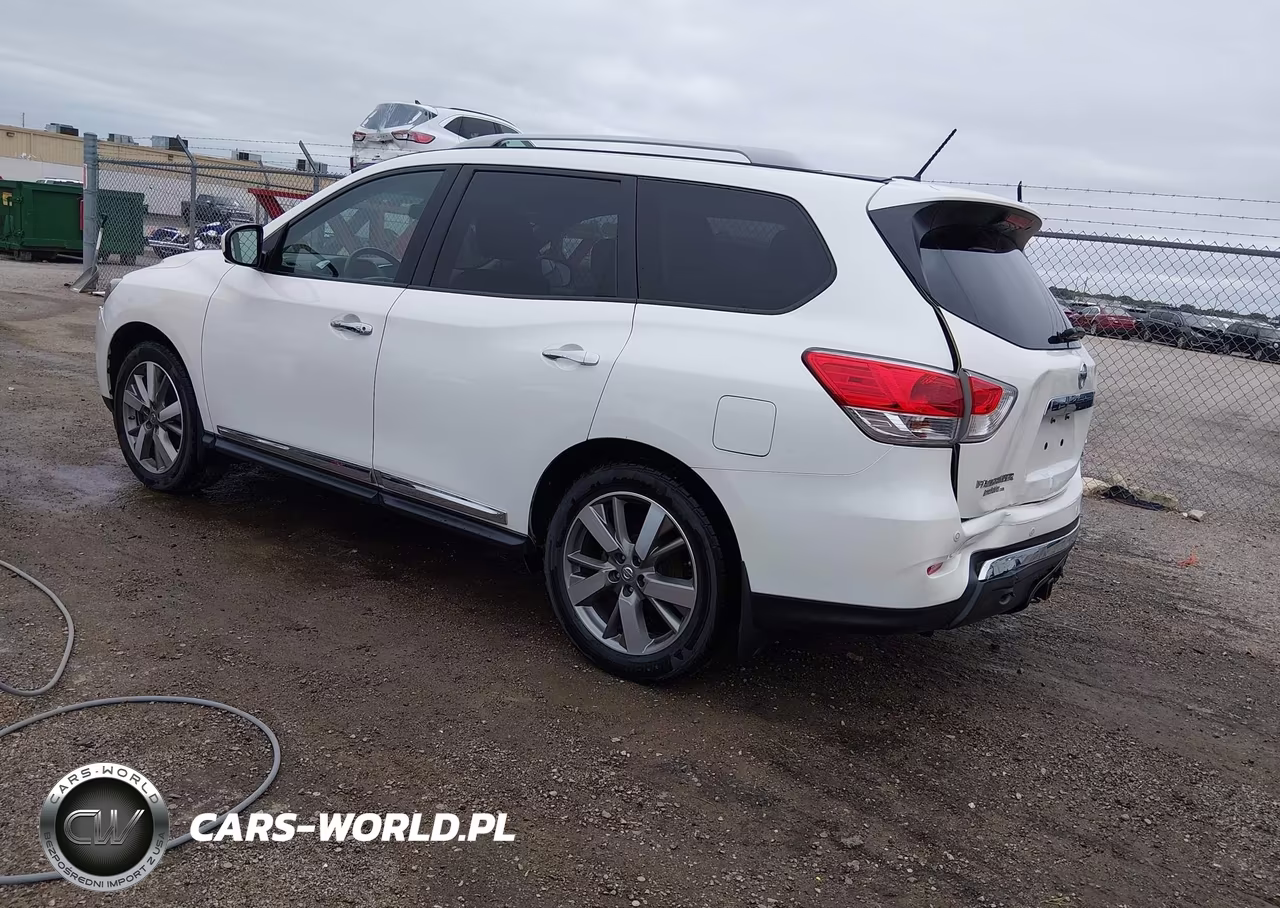 2015 Nissan Pathfinder Platinum VIN:5N1AR2MM5FC612720 - 3