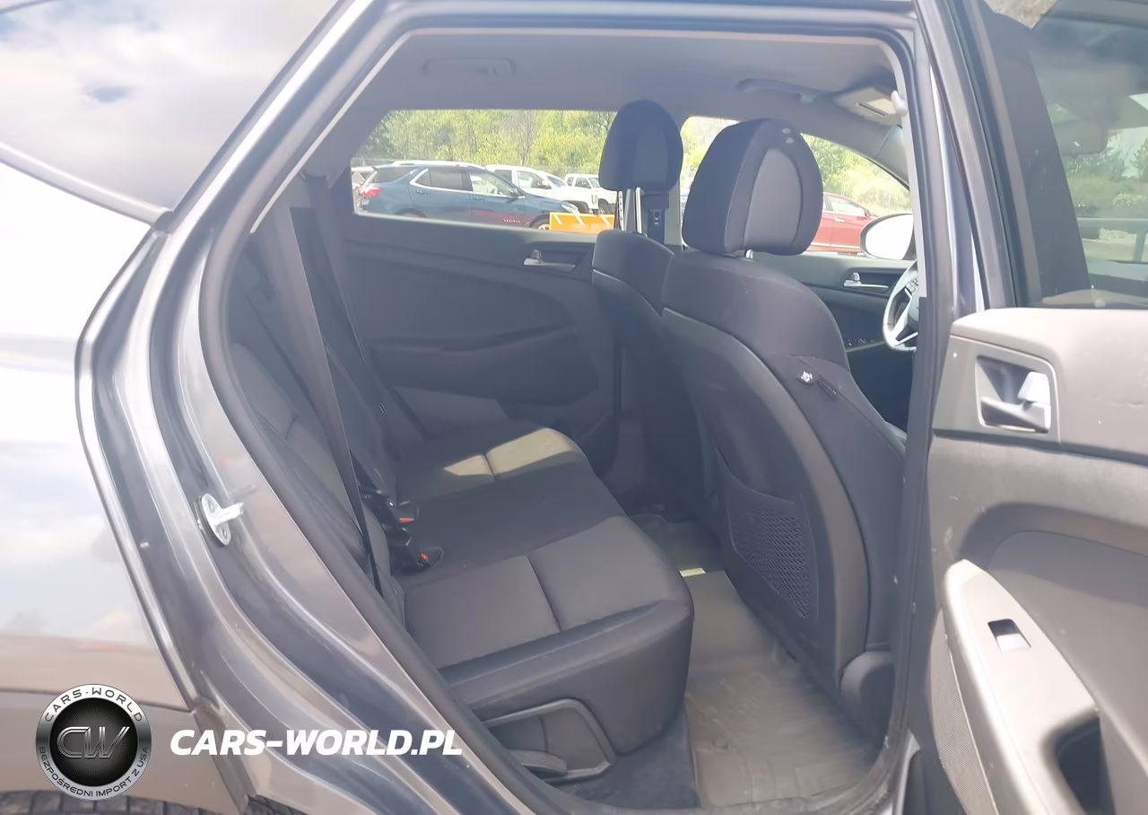 2017 Hyundai Tucson Sport VIN:KM8J3CA28HU293806 - 8