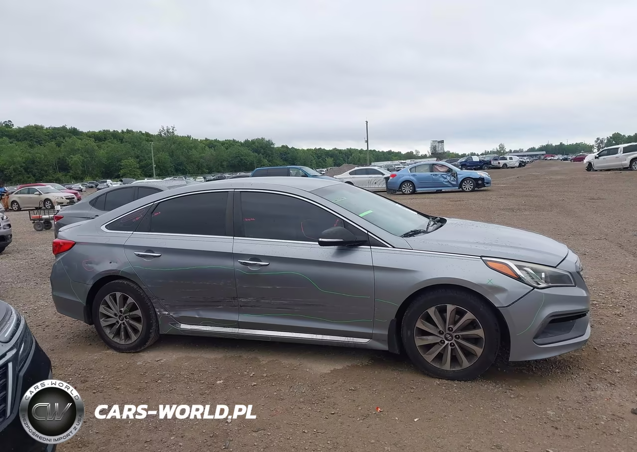 2015 Hyundai Sonata Sport VIN:5NPE34AF0FH110386 - 13