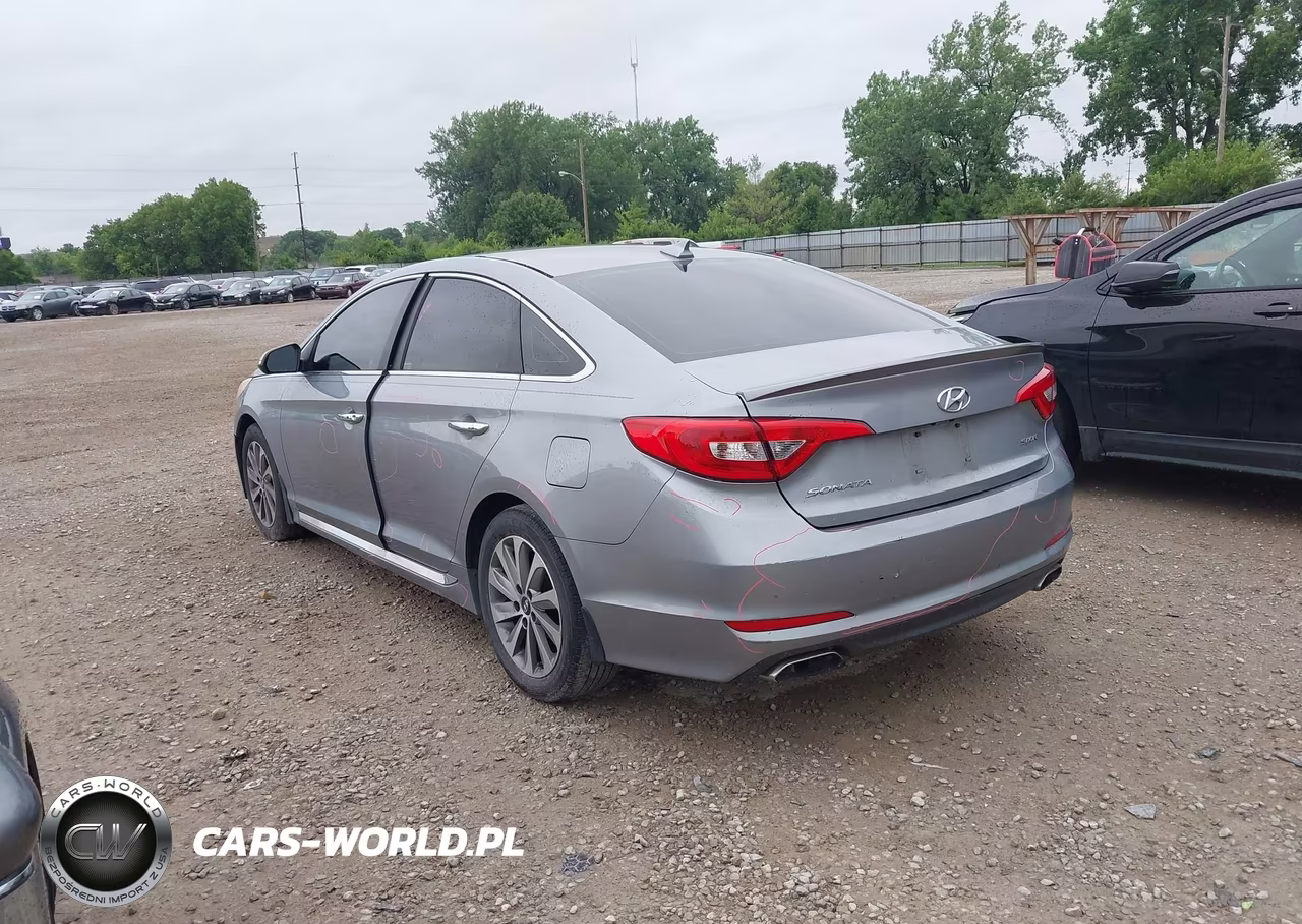 2015 Hyundai Sonata Sport VIN:5NPE34AF0FH110386 - 3
