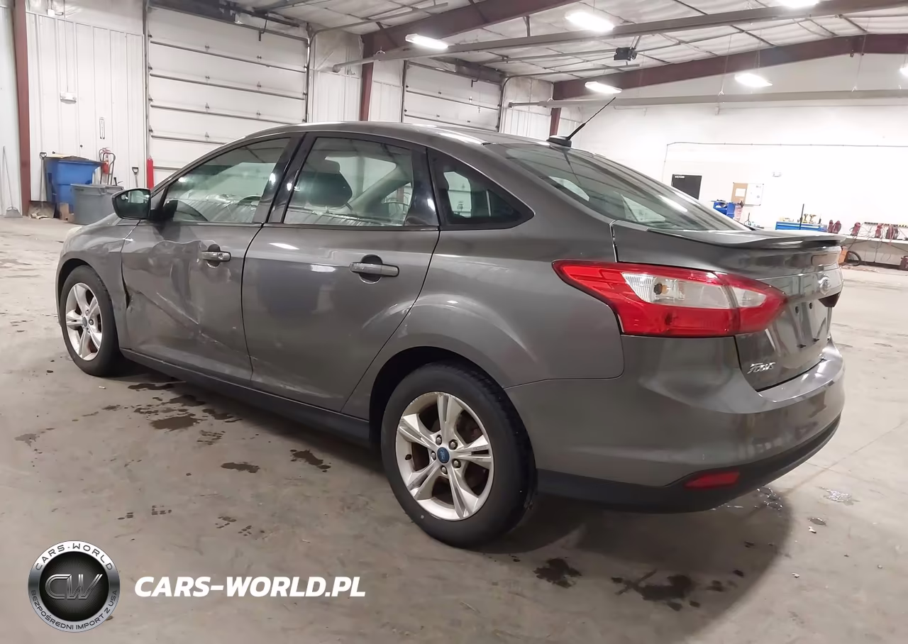 2012 Ford Focus Se VIN:1FAHP3F27CL119813 - 3