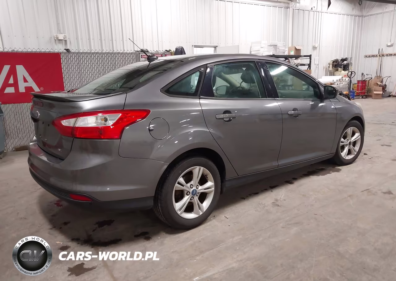 2012 Ford Focus Se VIN:1FAHP3F27CL119813 - 4