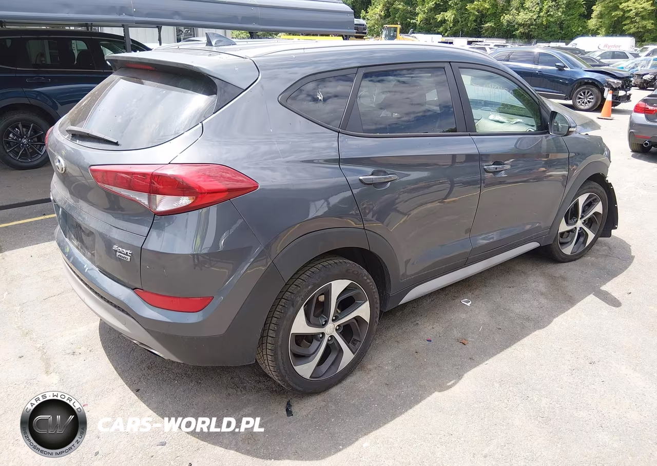 2018 Hyundai Tucson Sport VIN:KM8J3CAL0JU778990 - 4