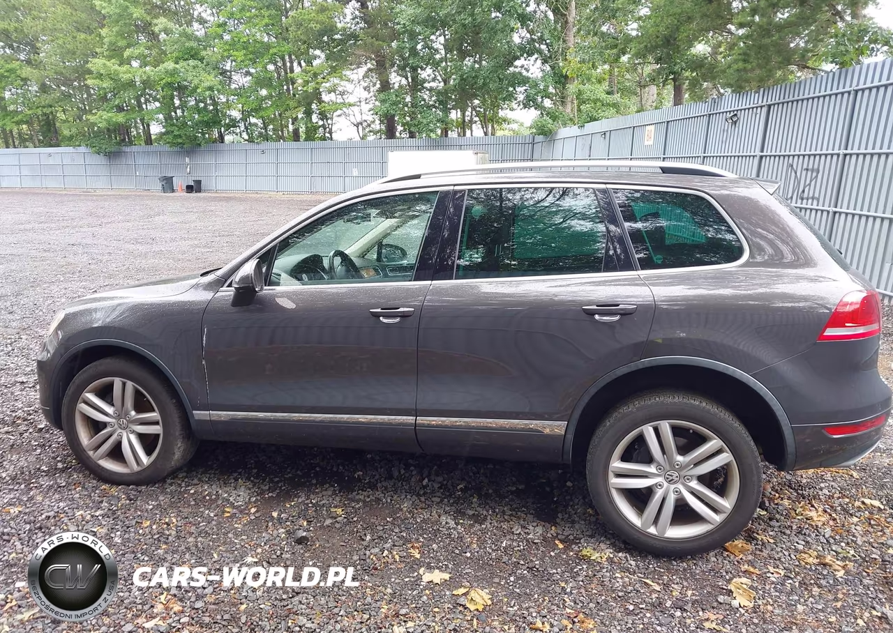 2011 Volkswagen Touareg Tdi Executive VIN:WVGFK9BP9BD006048 - 14