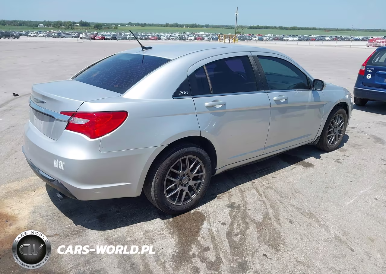 2011 Chrysler 200 Lx VIN:1C3BC4FB6BN579974 - 4