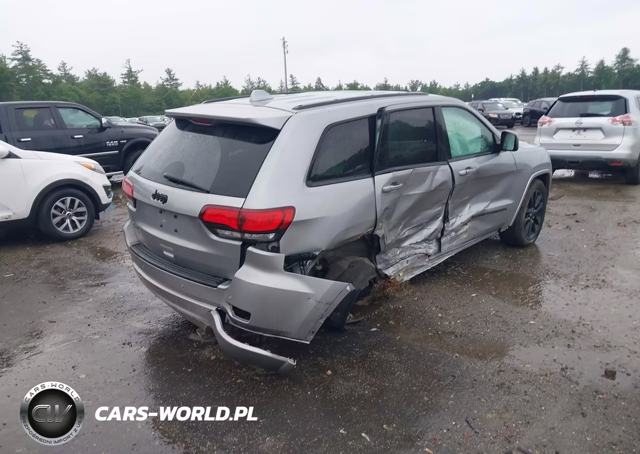 2018 Jeep Grand Cherokee Altitude 4X4 VIN:1C4RJFAG1JC227507 - 4