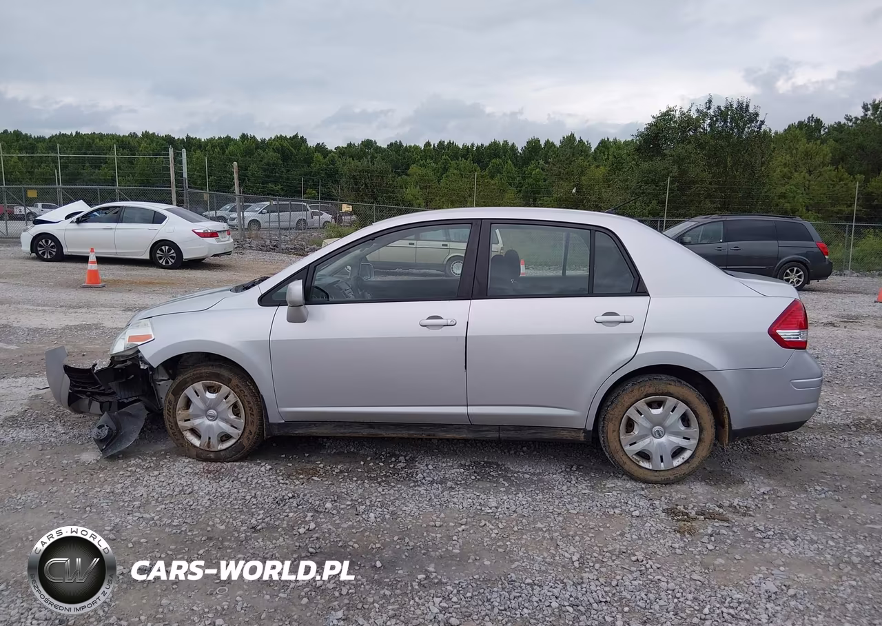 2010 Nissan Versa 1.8S VIN:3N1BC1AP8AL392833 - 14