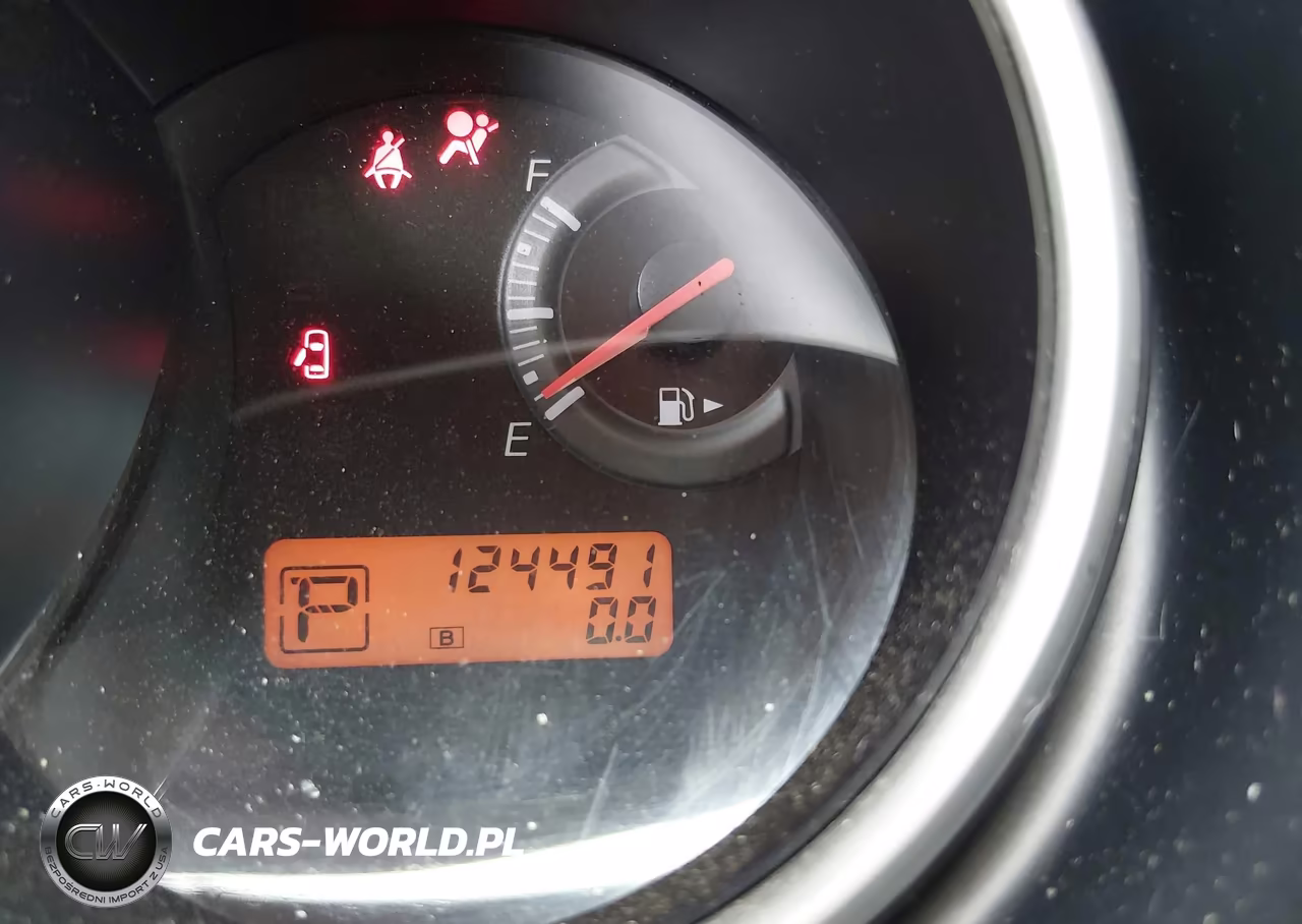2010 Nissan Versa 1.8S VIN:3N1BC1AP8AL392833 - 15
