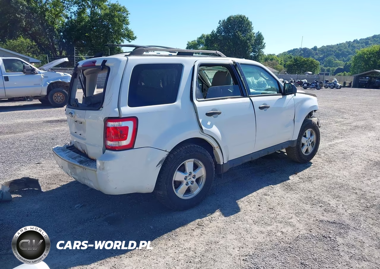 2010 Ford Escape Xlt VIN:1FMCU0D71AKC69263 - 4