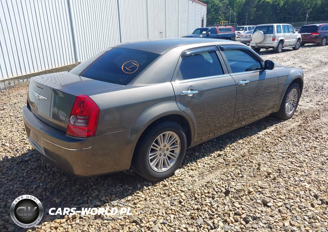 2010 Chrysler 300 Touring VIN:2C3CA4CD2AH150161 - 4