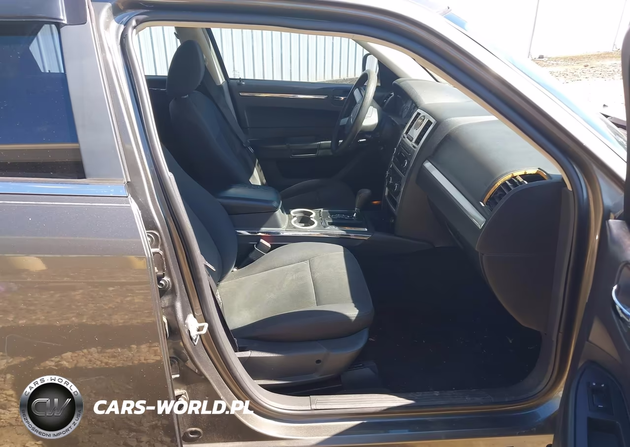 2010 Chrysler 300 Touring VIN:2C3CA4CD2AH150161 - 5