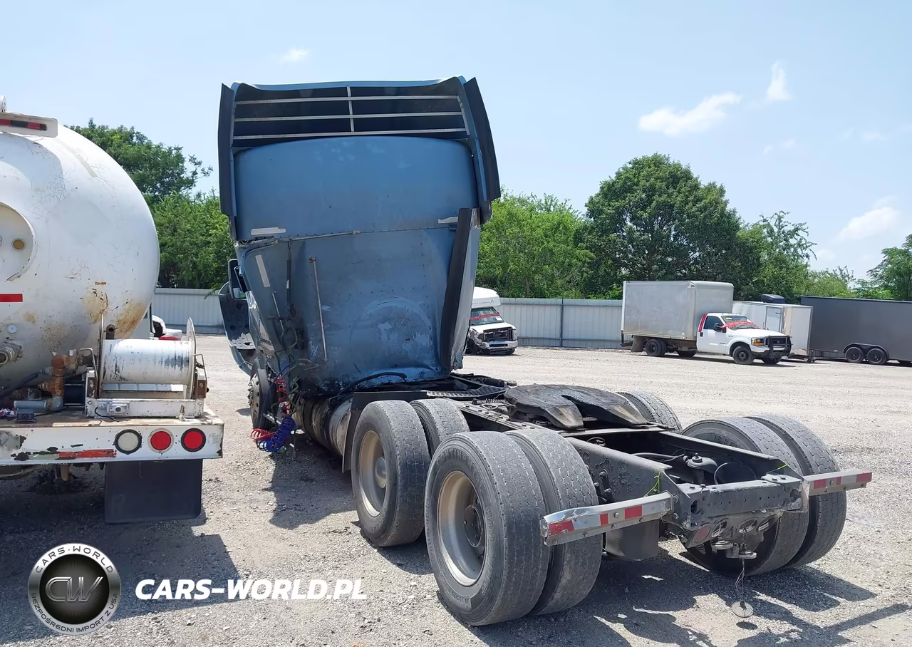 2012 Kenworth Construction T660 VIN:1XKAD49X7CJ302002 - 3