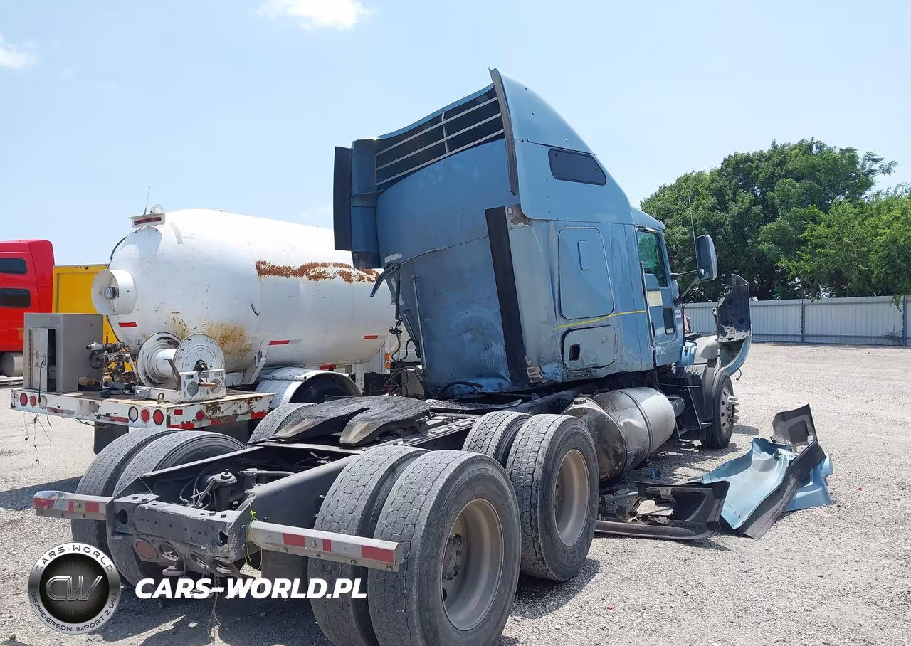2012 Kenworth Construction T660 VIN:1XKAD49X7CJ302002 - 4