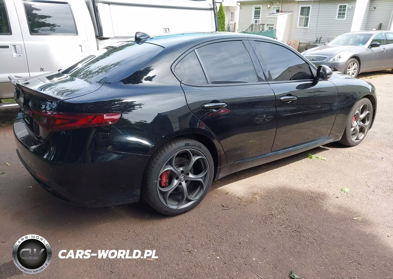 2019 Alfa Romeo Giulia Sport Awd VIN:ZARFANAN5K7608210 - 4