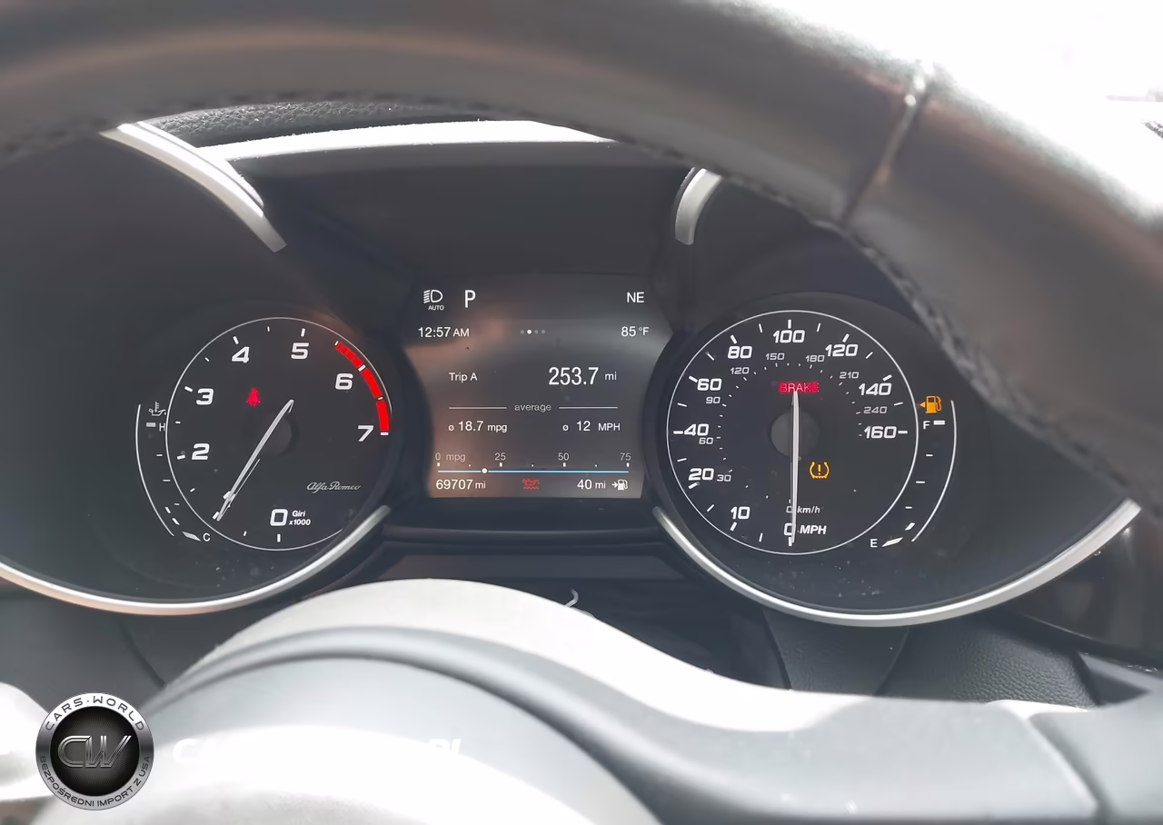 2019 Alfa Romeo Giulia Sport Awd VIN:ZARFANAN5K7608210 - 7