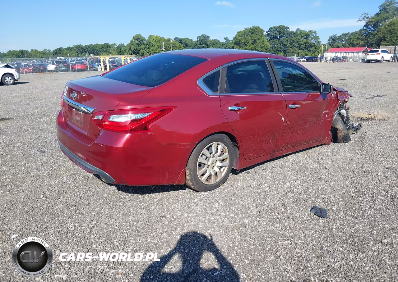 2017 Nissan Altima 2.5 S VIN:1N4AL3AP4HN313663 - 4