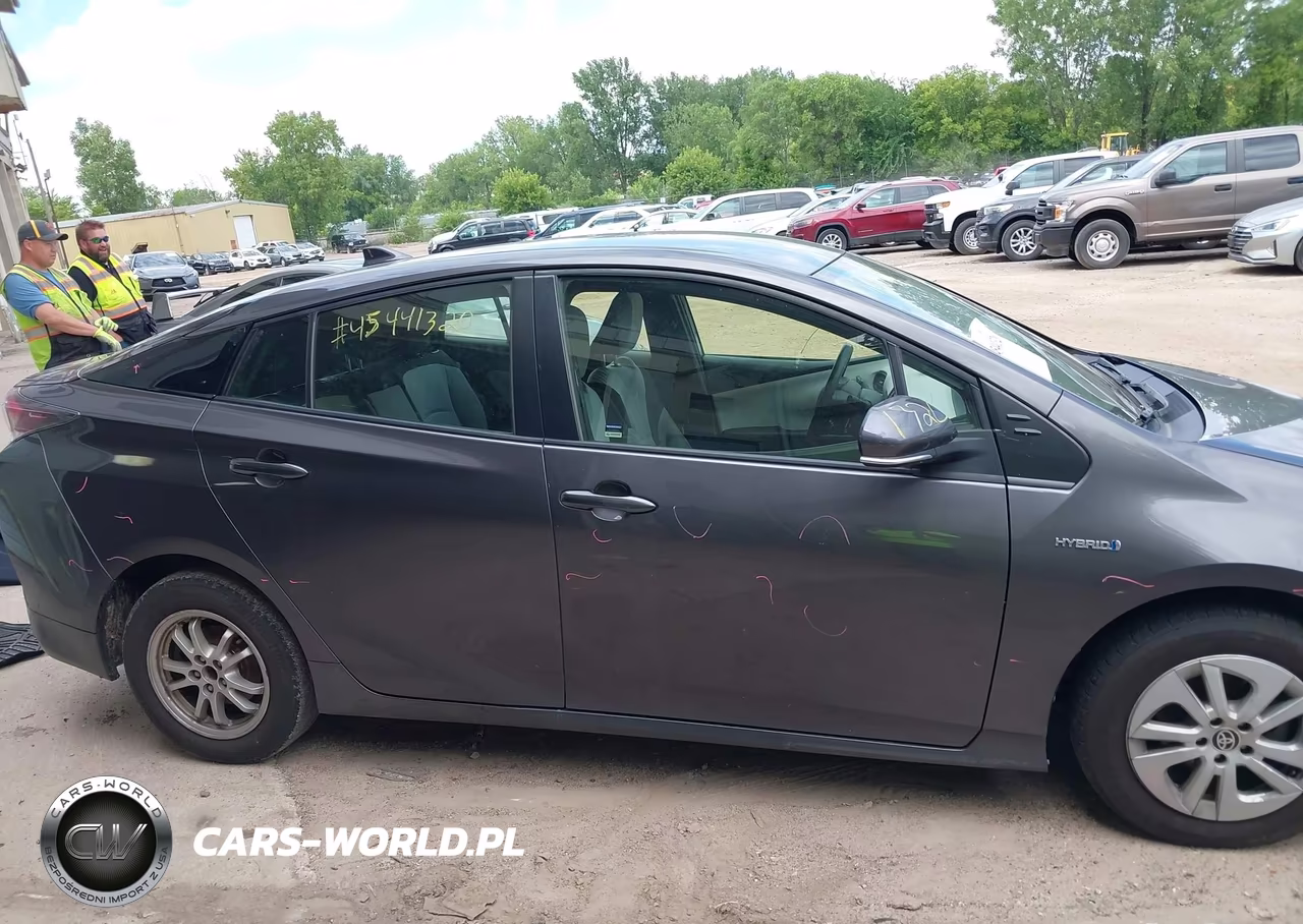 2016 Toyota Prius Two VIN:JTDKBRFU2G3506262 - 13