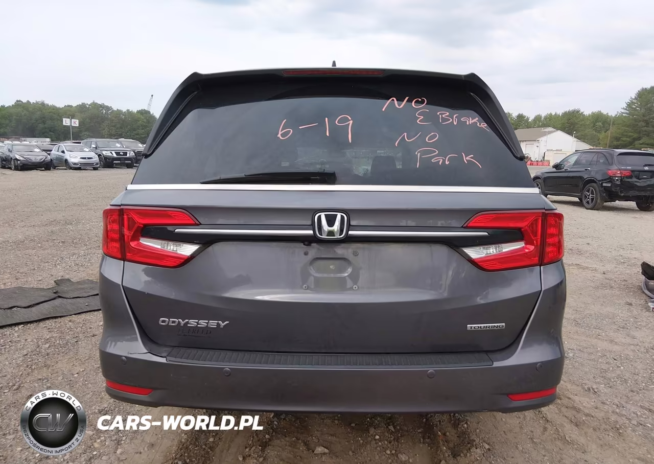 2021 Honda Odyssey Touring VIN:5FNRL6H82MB039059 - 17