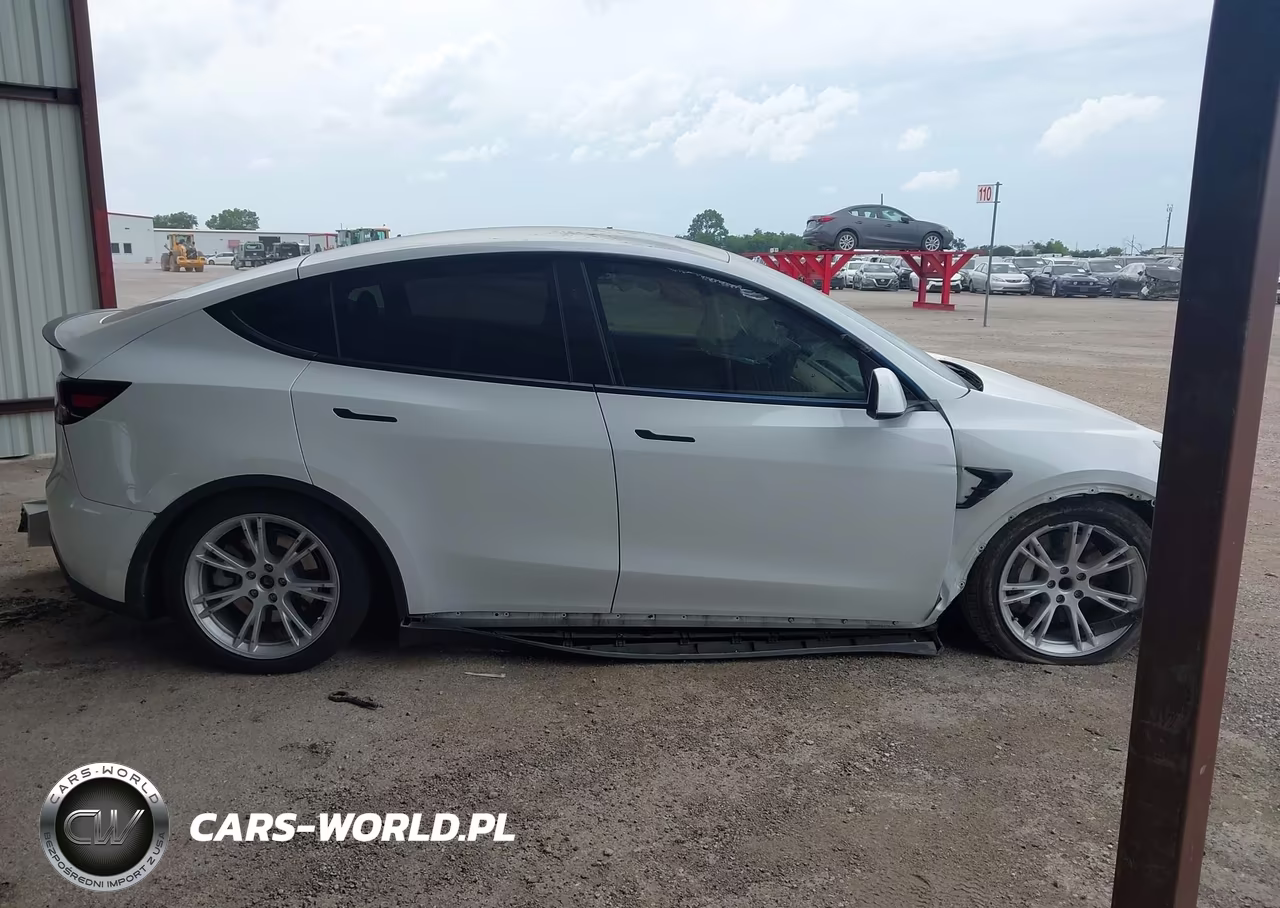 2024 Tesla Model Y Long Range Single Motor Rear-Wheel Drive-Rwd VIN:7SAYGDED7RF055032 - 11