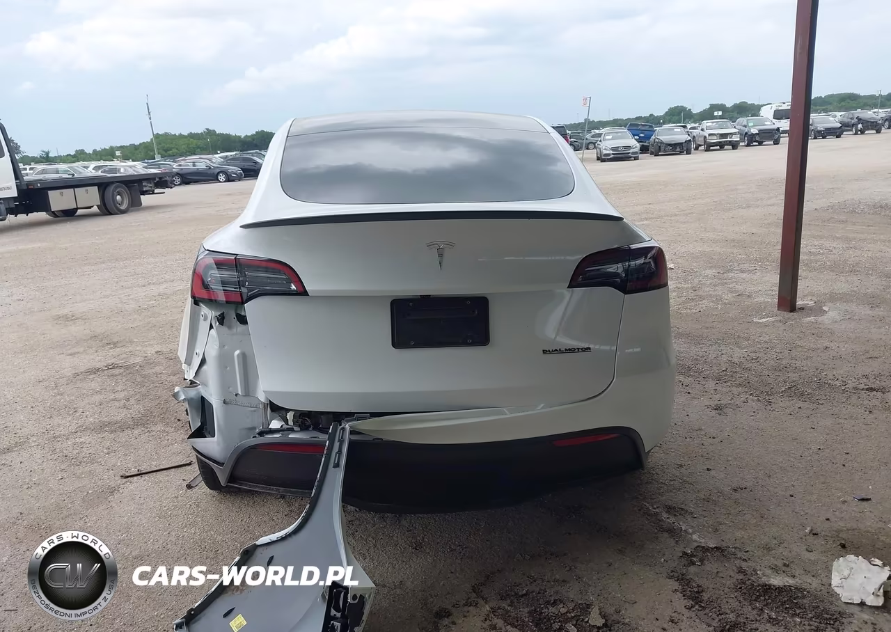 2024 Tesla Model Y Long Range Single Motor Rear-Wheel Drive-Rwd VIN:7SAYGDED7RF055032 - 14