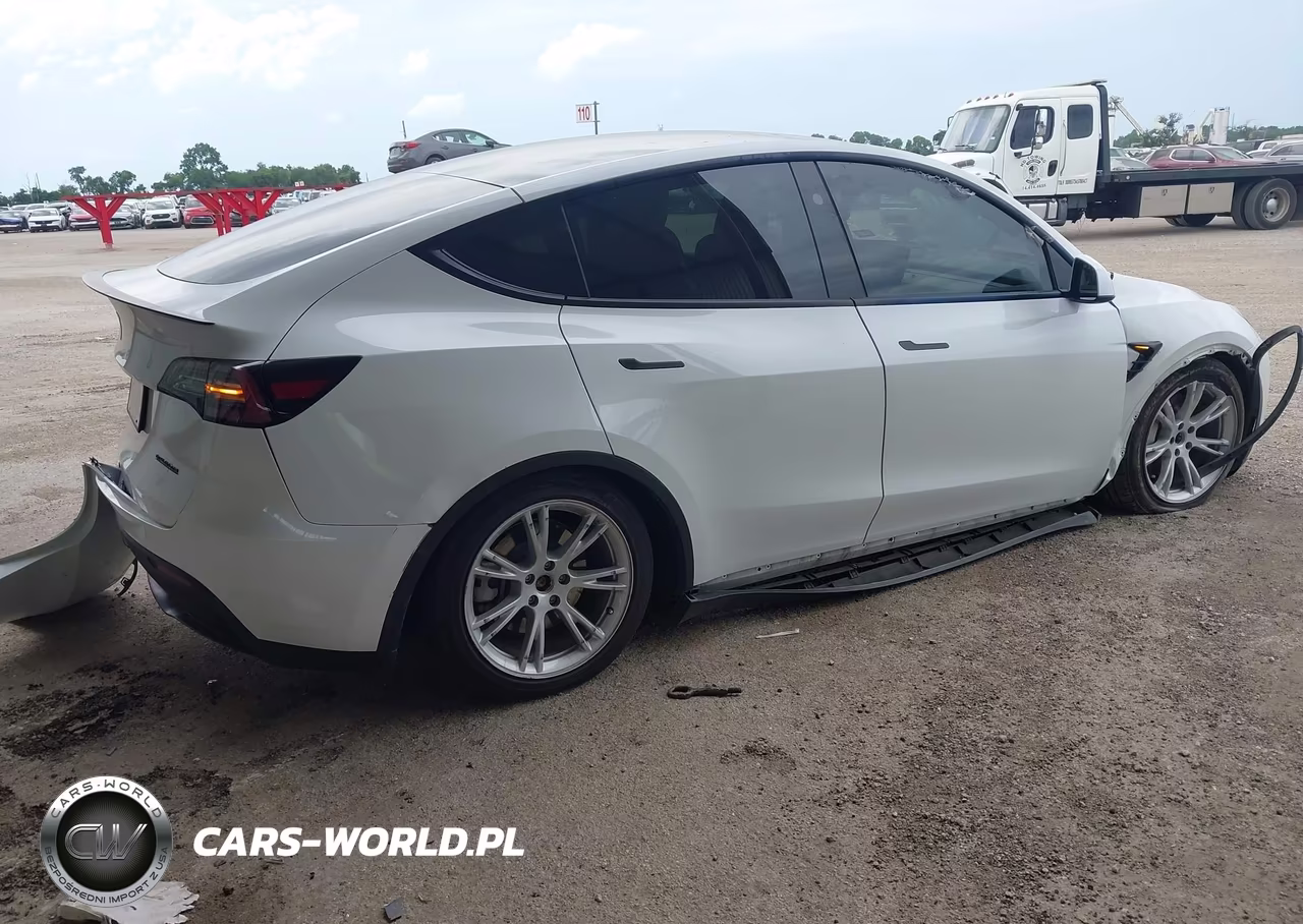2024 Tesla Model Y Long Range Single Motor Rear-Wheel Drive-Rwd VIN:7SAYGDED7RF055032 - 4