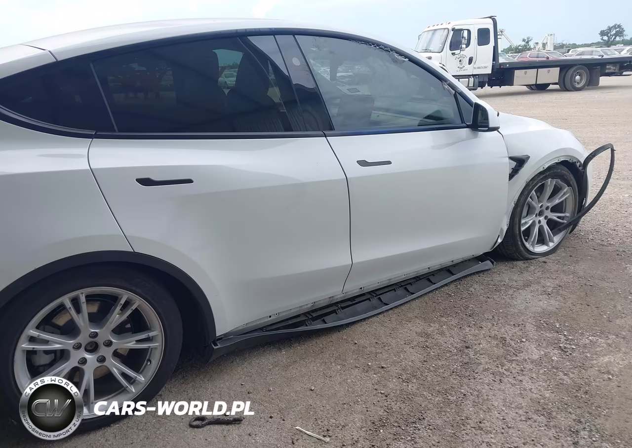 2024 Tesla Model Y Long Range Single Motor Rear-Wheel Drive-Rwd VIN:7SAYGDED7RF055032 - 5