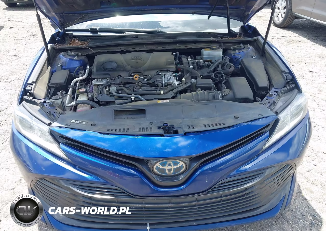 2018 Toyota Camry Hybrid Le VIN:4T1B31HK8JU500649 - 10