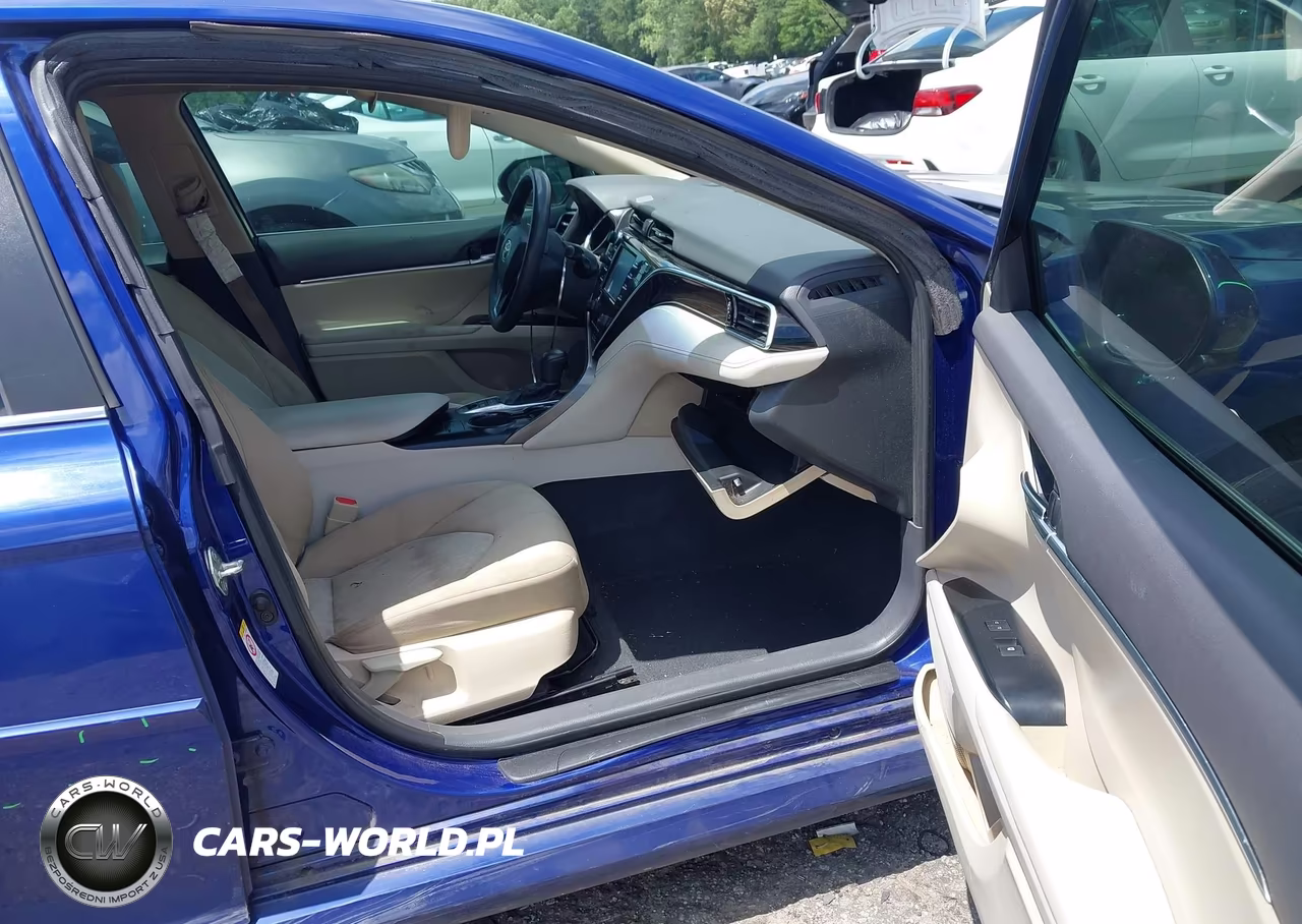 2018 Toyota Camry Hybrid Le VIN:4T1B31HK8JU500649 - 5