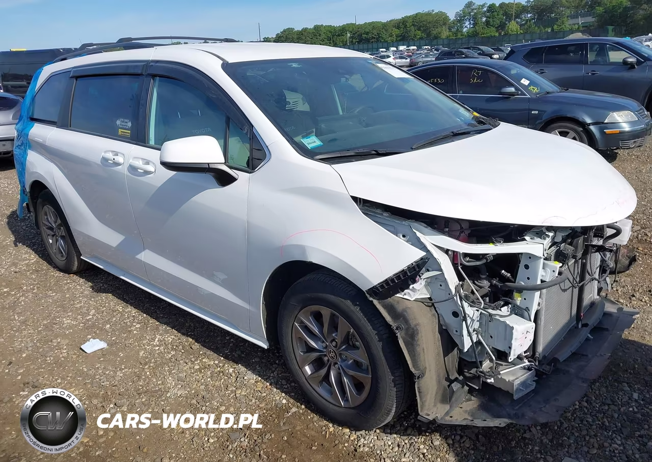 2025 Toyota Sienna Le