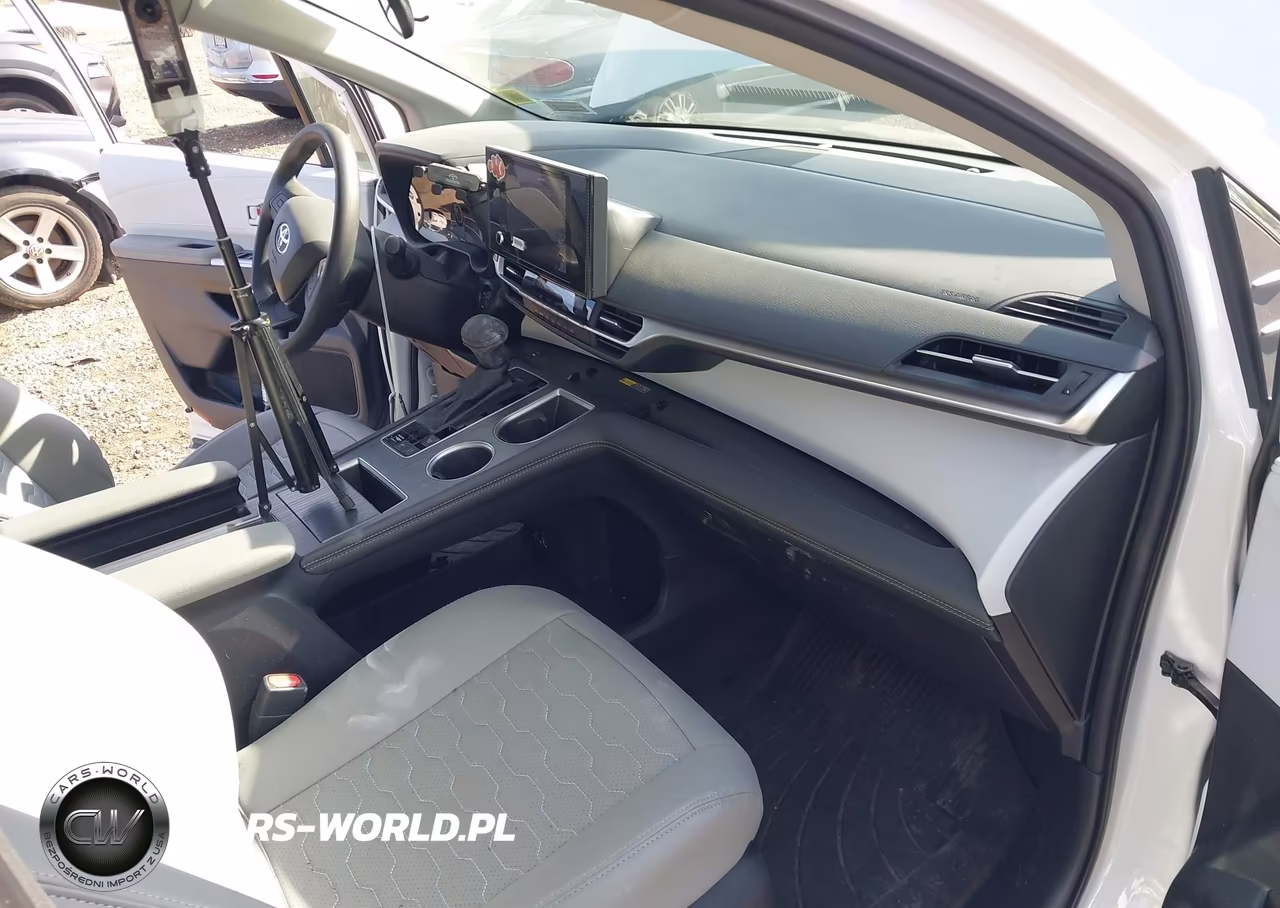 2025 Toyota Sienna Le VIN:5TDKSKFC6SS220467 - 5