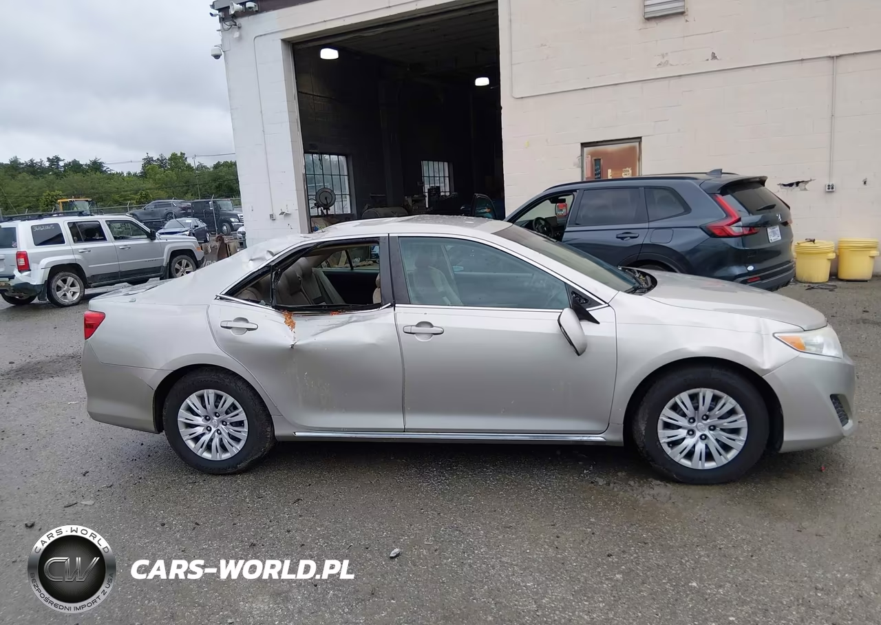2014 Toyota Camry Le VIN:4T4BF1FK5ER421414 - 13