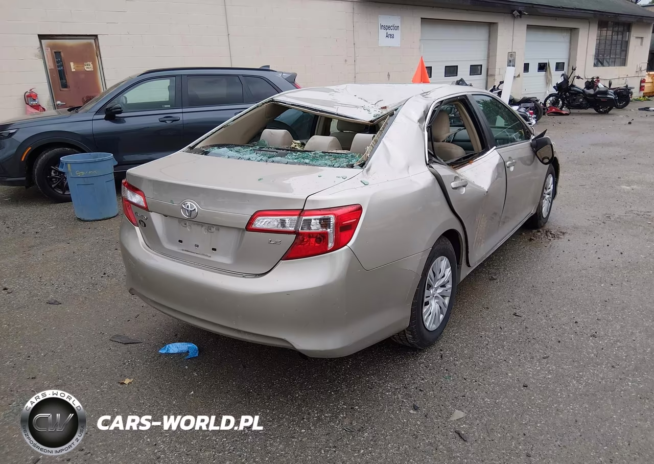 2014 Toyota Camry Le VIN:4T4BF1FK5ER421414 - 4
