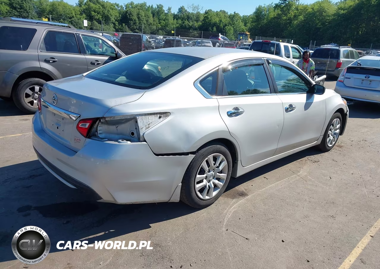 2017 Nissan Altima 2.5 S VIN:1N4AL3AP8HC274961 - 4