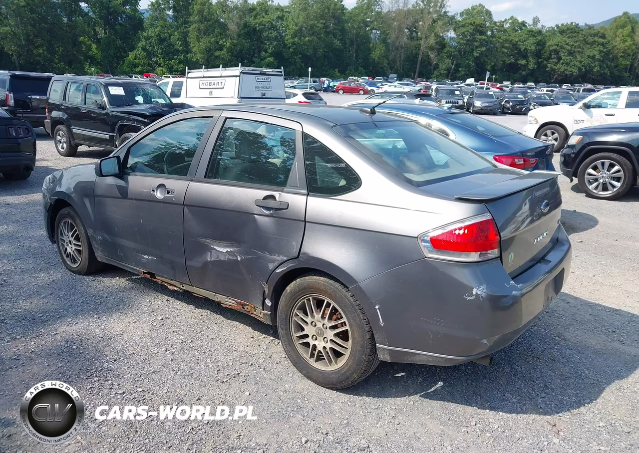 2010 Ford Focus Se VIN:1FAHP3FN6AW294933 - 3