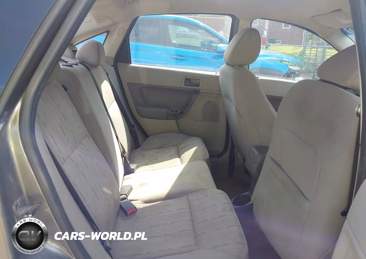 2010 Ford Focus Se VIN:1FAHP3FN6AW294933 - 8
