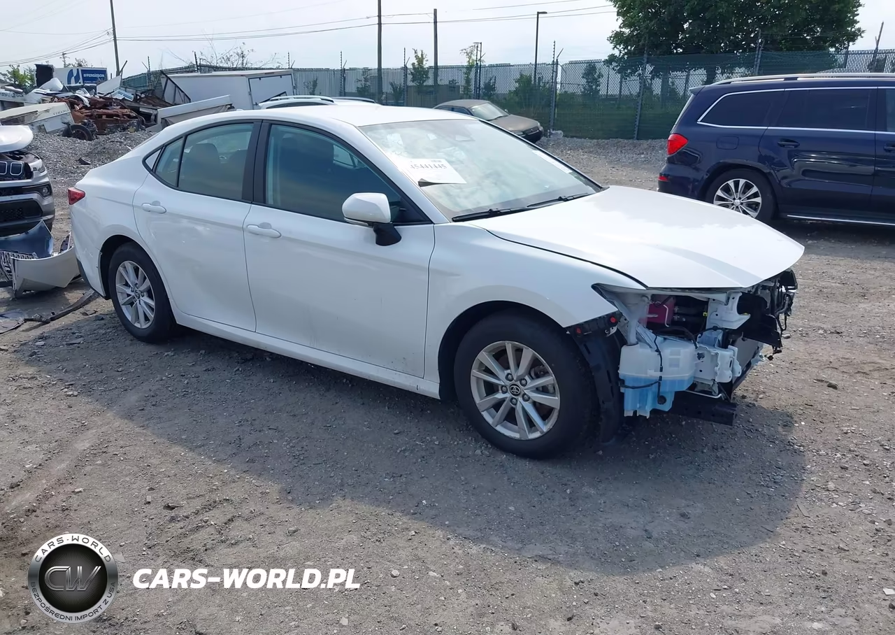 2025 Toyota Camry Le – zdjęcie 1 z 18