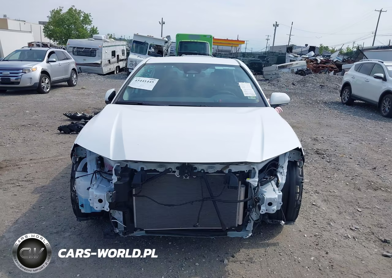 2025 Toyota Camry Le VIN:4T1DAACK9SU091780 - 13
