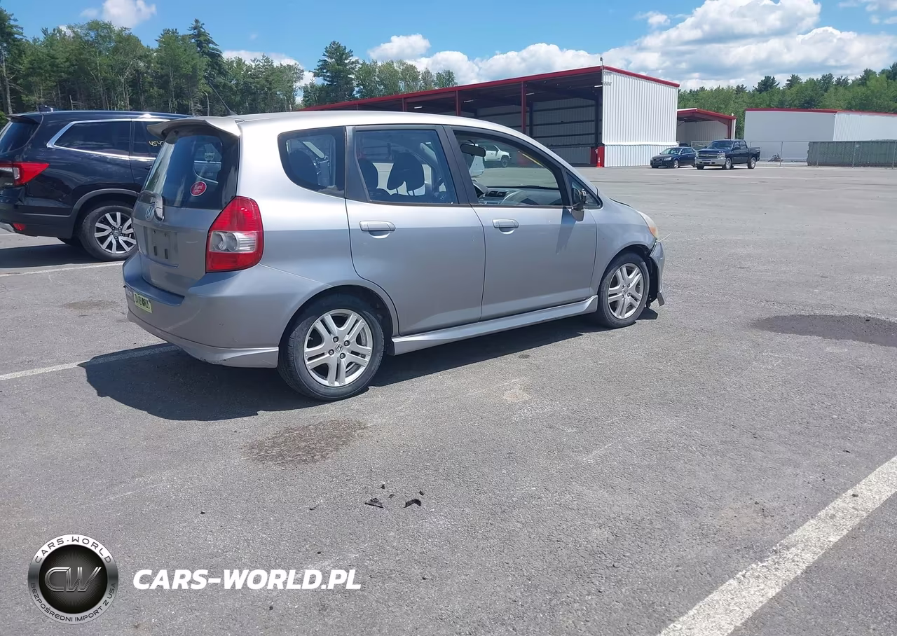 2008 Honda Fit Sport VIN:JHMGD386X8S009297 - 4